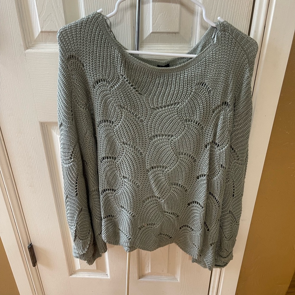 Women’s bubble sleeve sweater